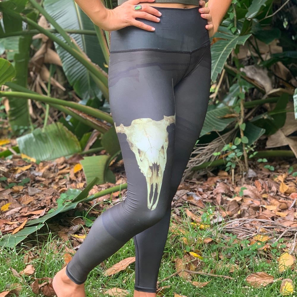 Deer Medicine Hot pant by Teeki in charcoal